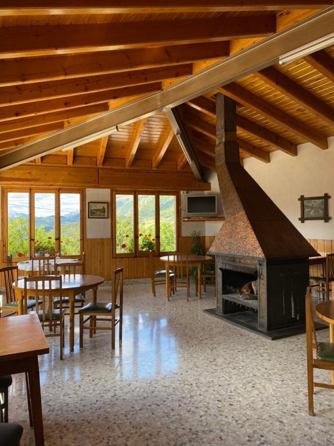Hostal Alt Llobregat Castellar De N'Hug Bagian luar foto